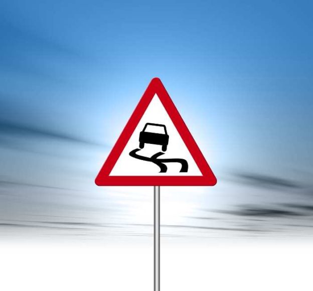 Как не потерять контроль над скользящим автомобилем?